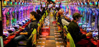 Maruhan Shinjuku Toho exterior