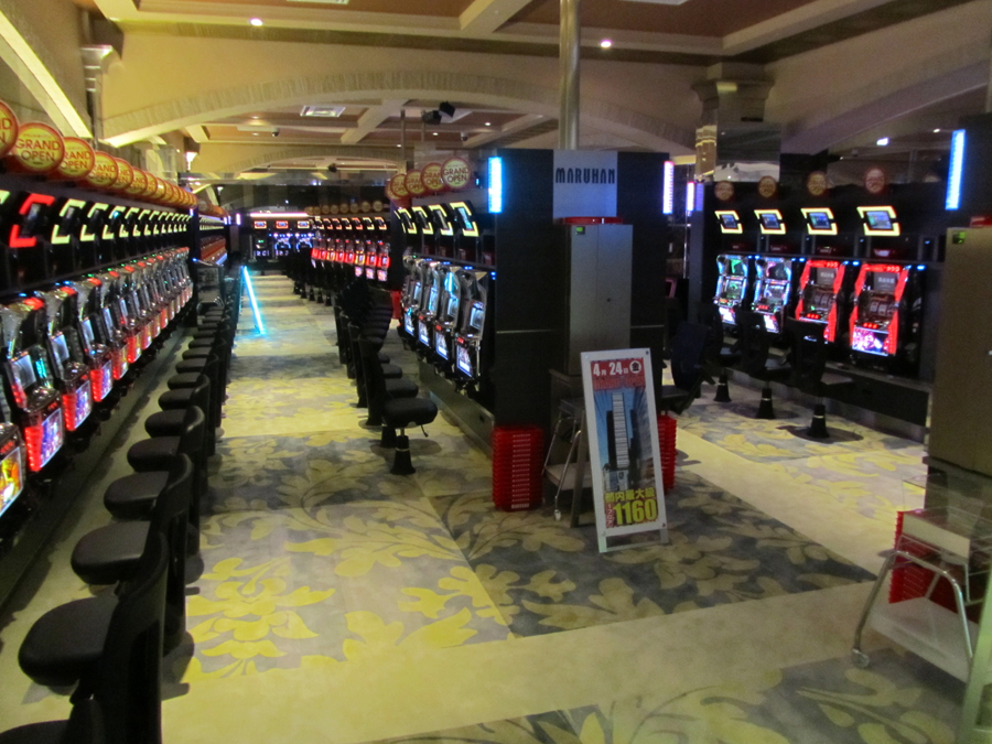 Shinjuku Cosmos Pachinko exterior